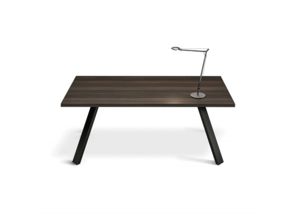 Pisarniške mize Carisma